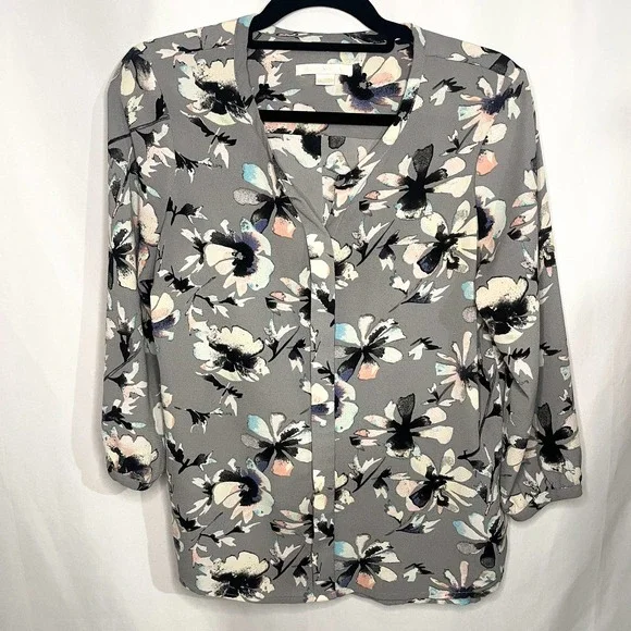 c&e Gray Floral Blouse 3/4 Sleeve, Size M, EUC - Picture 1 of 8